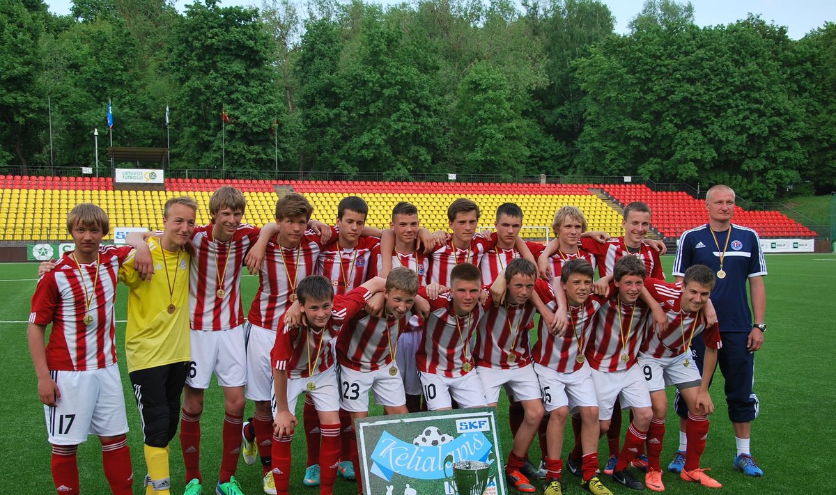 SKF futbolo turnyro pirmos vietos laimėtojai Panevėžio FA ekipa