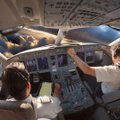 43 metus šturvalą rankose laikantis pilotas: maždaug dešimtadalis skrydžių nepraeina be iššūkių