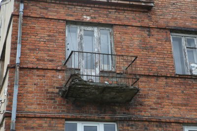 Kaune nukrito socialinio būsto balkonas
