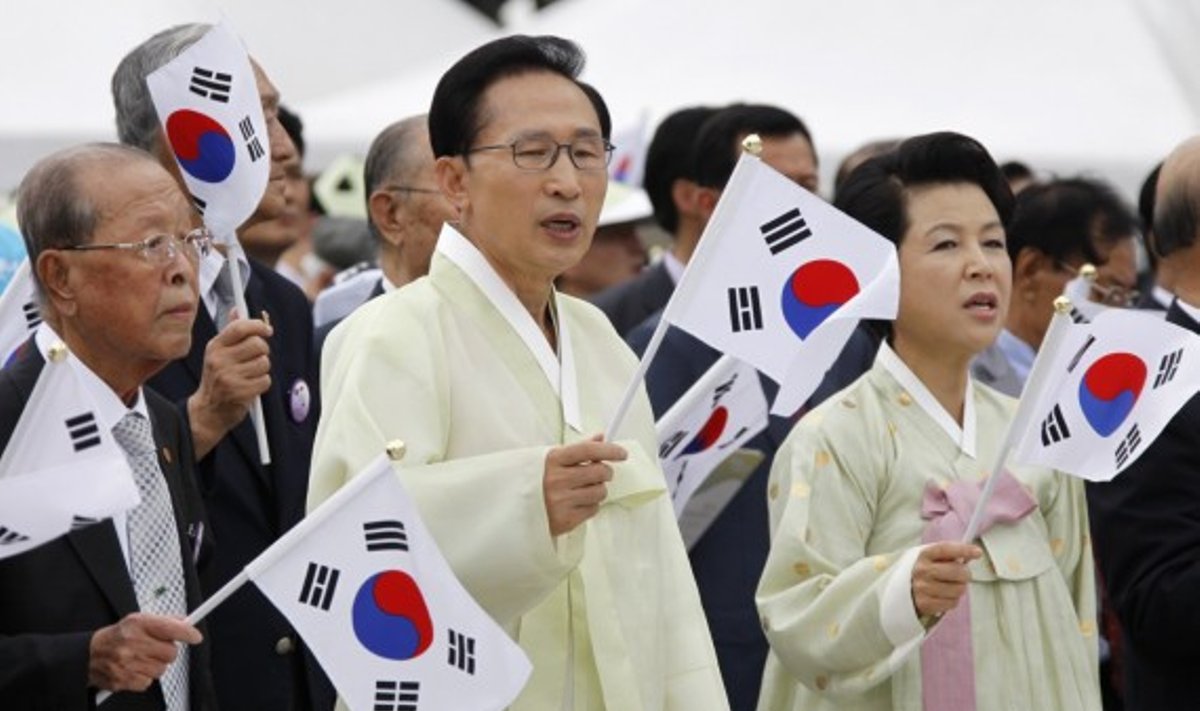 Pietų Korėjos prezidentas Lee Myung-bak su žmona
