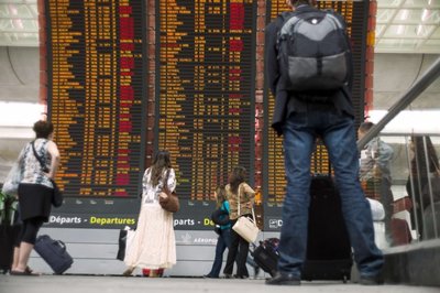 Prancūzijos oro uostuose anuliuoti tūkstančiai skrydžių