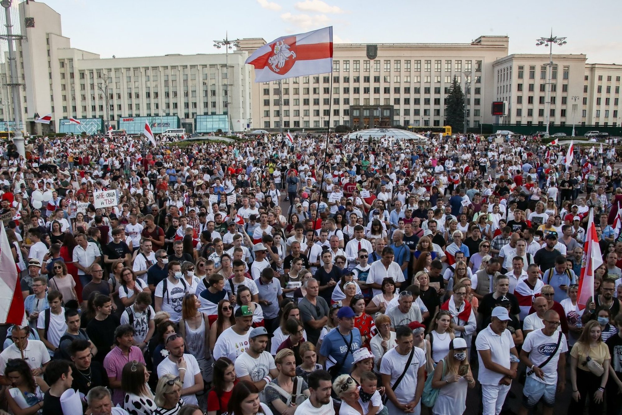 Baltarusijoje Devintą Vakarą Iš Eilės Vyko Protestai Prieš Lukašenką ...