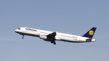 Europos dangų raižo „lėktuvai vaiduokliai“: kodėl oro bendrovės skraido be keleivių