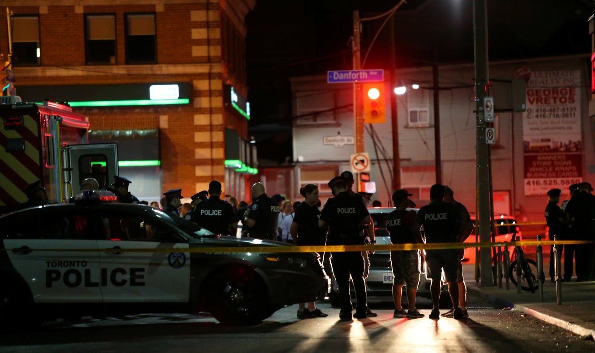 Kanados policija įvykio vietoje po susišaudymo Toronte