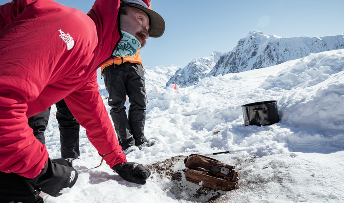 Ledynuose Kanadoje aptikta prieš 85 metus dingusi vaizdo fiksavimo įranga. Leslie Hittmeier/Teton Gravity Expedition nuotr.