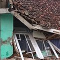 Indonezijoje toliau daugėja pirmadienį įvykusio 5,6 balo stiprumo žemės drebėjimo aukų