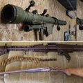 Moters name Rokiškio rajone pareigūnai rado šautuvą, kulkosvaidį bei granatsvaidį, prireikė „Aro“ kovotojų