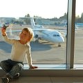 6 patarimai, kad skrydžiai su vaikais būtų ne tik lengviau ištveriami, bet ir turiningi
