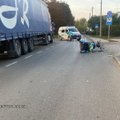 Vilkaviškio rajone triračiu važiuojantį vyrą sunkiai sužalojo sunkvežimis