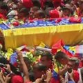 Venesueloje prasidėjo atsisveikinimas su Hugo Chavezu