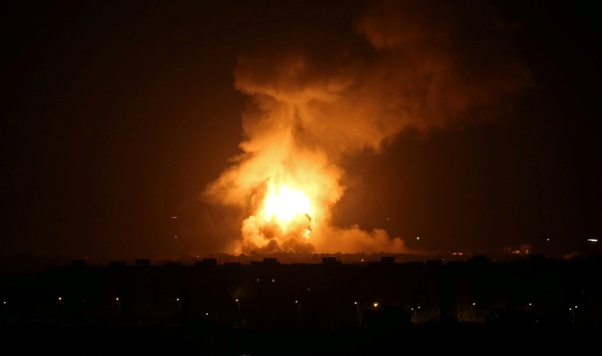 Izraelis po naujų raketų iš Gazos Ruožo smogė „Hamas“