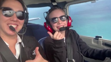 Elektra varomą lėktuvą pilotuojanti dešimtmetė Amy: pirmą kartą skridau būdama septynerių