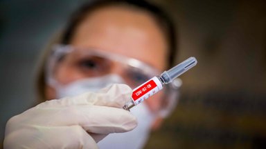 Lietuva jau ruošiasi pirmosioms vakcinos nuo koronaviruso siuntoms: kada jos sulauksime ir kas galės pasiskiepyti pirmieji