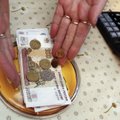 Саратовский депутат на "министерской диете" констатировал: на 3500 рублей не выжить