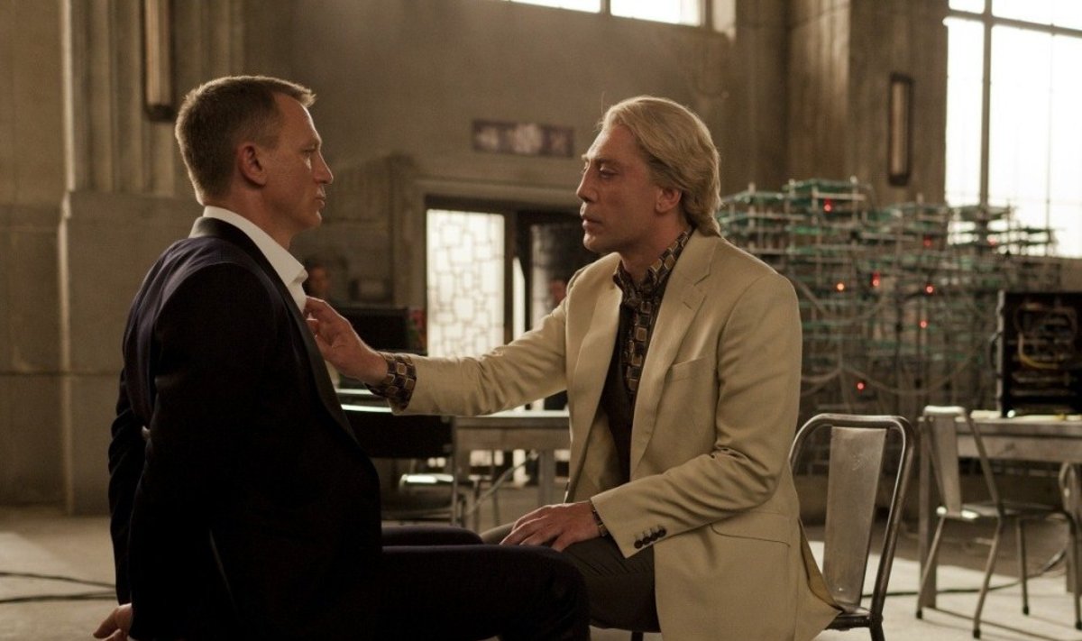 Javieras Bardemas ir Danielis Craigas filme "007 operacija Skyfall"