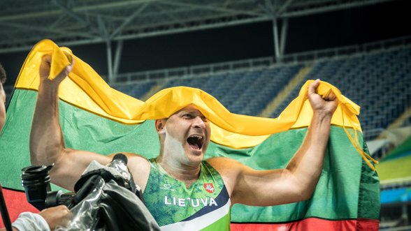 Vasario 16-ąją – šešiolika įdomių faktų apie Lietuvos ir pasaulio paralimpinį sportą