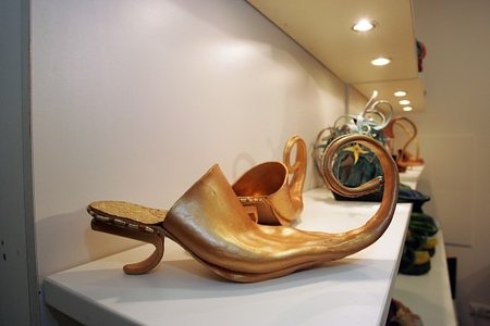 Amatų ir menų centre „Nauja Sirena“ pademonstruoti unikalūs odos dirbinia