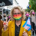 Настроение участвовавшей в марше Kaunas Pride Армонайте не испортило даже брошенное в нее яйцо