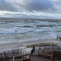 Audros nuniokojo pajūrį: vaizdas Klaipėdos paplūdimiuose – kraupus