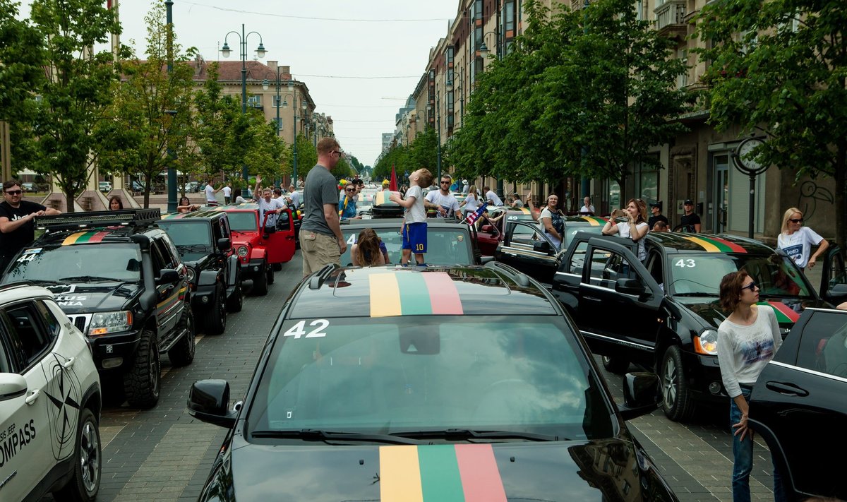 "Jeep" gerbėjai Lietuvai dovanojo tautišką rekordą