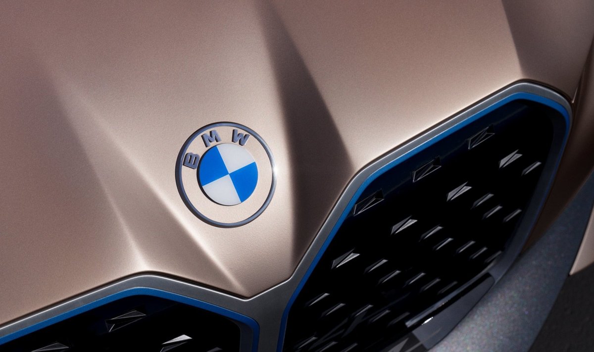 BMW logotipas