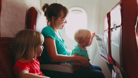 Oro uosto atstovai pasidalijo savo pastebėjimais: keliaujant su vaikais būtina įsidėmėti du svarbius dalykus