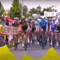 Sulaikyta „Tour de France“ žiūrovė, sukėlusi masinę dviratininkų griūtį