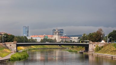 Per Lietuvą slinks šaltasis frontas: netrūks lietaus, šilumą išguis tik iš vieno regiono