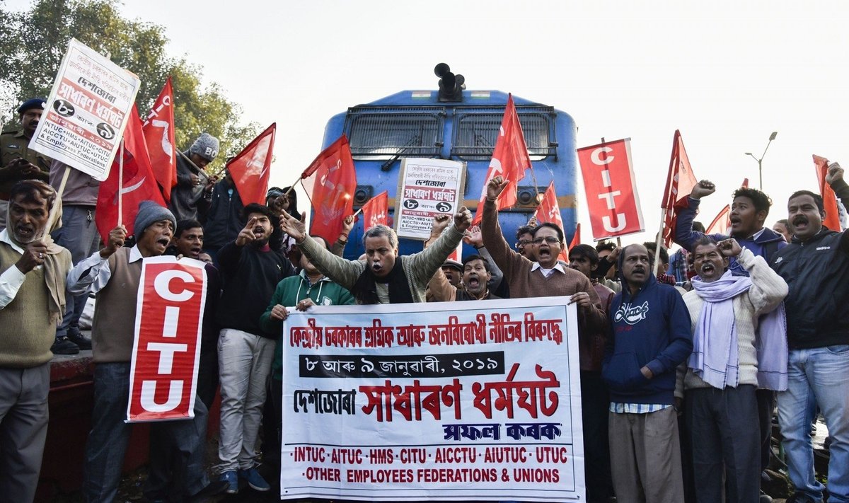 Indija: nacionaliniame streike dalyvauja apie 200 milijonų žmonių