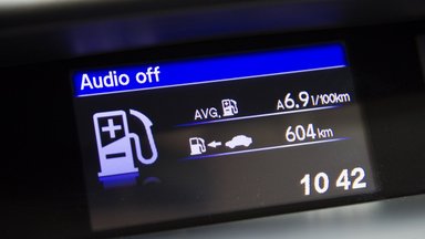 Tyrimas parodė, kaip sumažinti degalų sąnaudas ir automobilio išskiriamą taršą