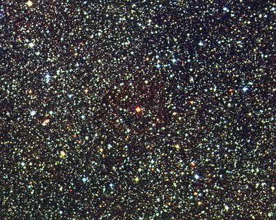 Nuotraukos centre – arčiausiai prie Saulės sistemos esanti Kentauro Proksima žvaigždė, turinti egzoplanetą, skriejančią gyvybės zonoje