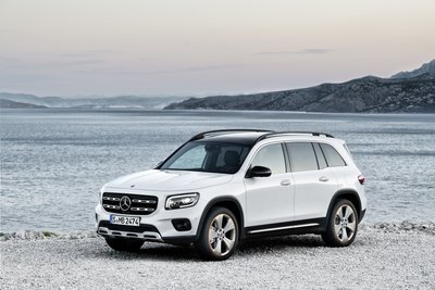 "Mercedes-Benz GLB"