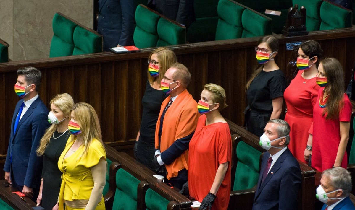 Lenkijoje parlamentarės išreiškė palaikymą LGBT per prezidento Dudos inauguraciją