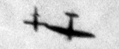 Bandymas numušti V-1 naikintuvu "Spitfire"