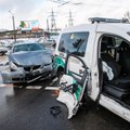 ДТП в Вильнюсе: полицейский автомобиль VW Caddy столкнулся с BMW