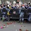 Rusijos pareigūnai ėmė persekioti Navalno laidotuvėse dalyvavusius žmones