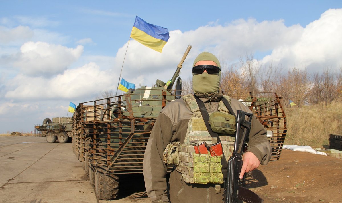 Fronto linija Ukrainoje: šūviai ir „Grad“ salvės netyla, o žmonės gyvena lyg niekur nieko (J. Ohmano nuotr.)