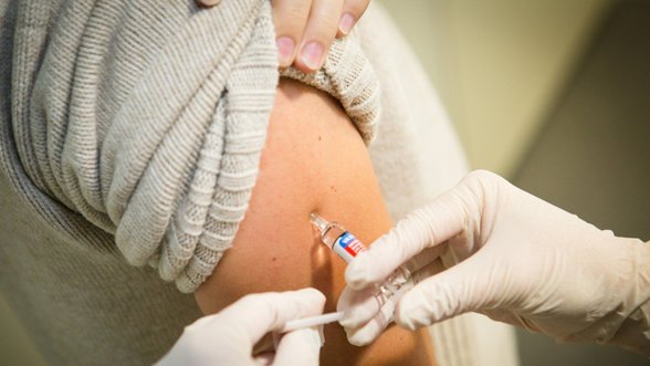 Netikėtas atradimas: gripo vakcina gali sumažinti navikus ir vėžio gydymą padaryti efektyvesnį