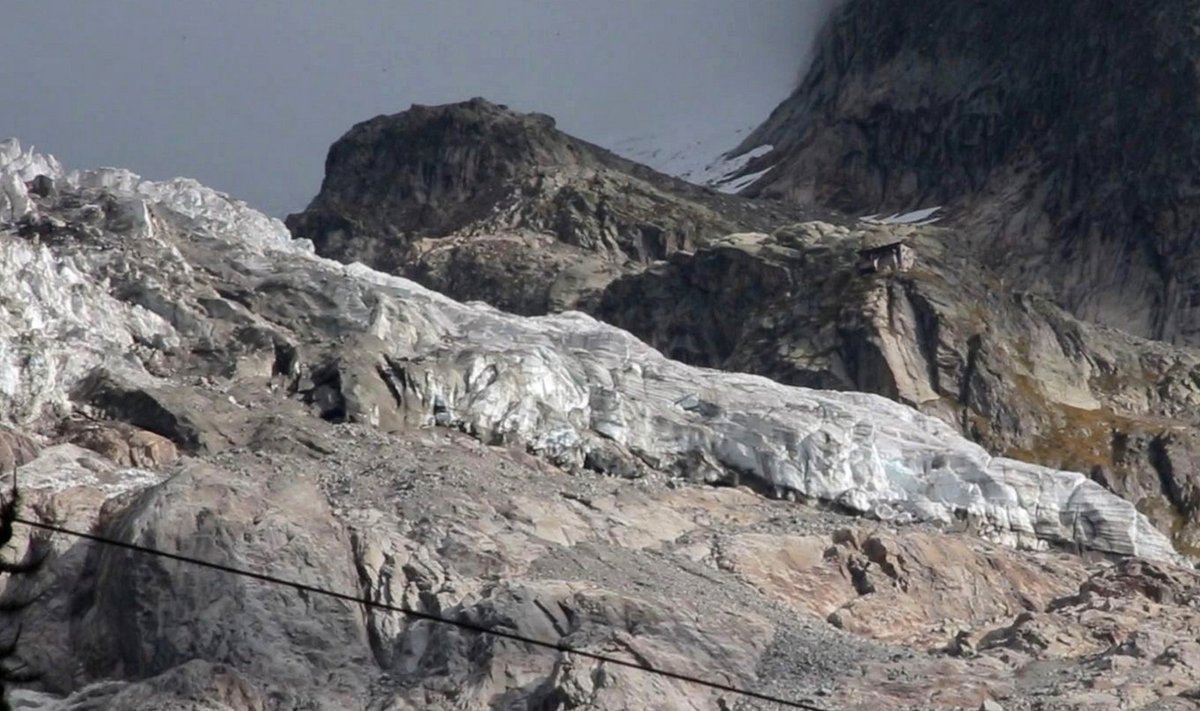 Italijos Alpėse dėl ledynų tirpsmo grėsmės evakuoti dešimtys žmonių