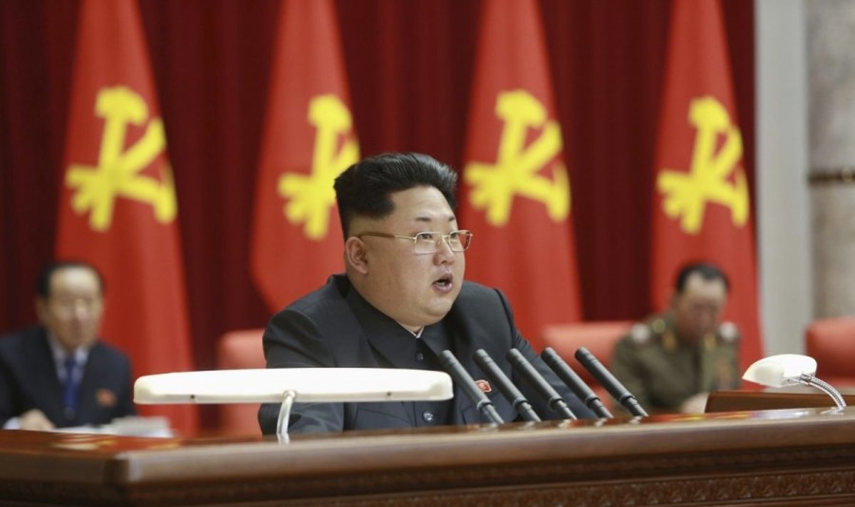 Kim Jong Unas pakeitė šukuoseną