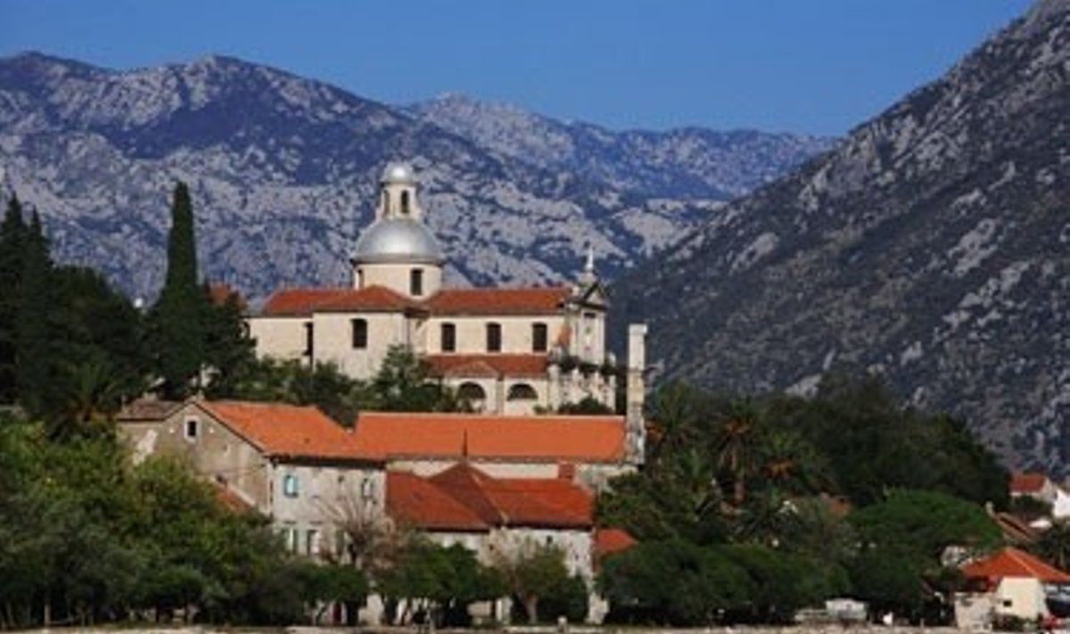 Prcanj miestelio bažnyčia,  Juodkalnija