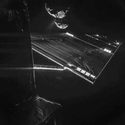 Dalies "Rosetta" zondo ir Čuriumovo-Gerasimenkos kometos vaizdas