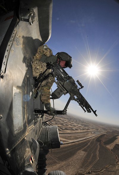 25-osios Divizijos sraigtasparnio kulkosvaidininkas Afganistano Kandaharo provincijoje