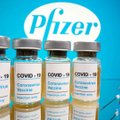 Spauda: JAV turėtų iki rugsėjo pradžios galutinai patvirtinti „Pfizer-BioNTech“ vakciną