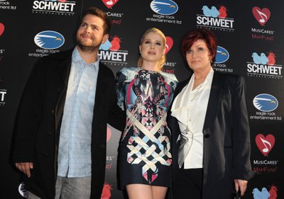 Jackas Osbourne'as, Kelly Osbourne, Sharon Osbourne