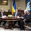 V. Janukovyčius žarsto pažadus