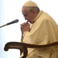 Popiežius laikė „gailesčio“ Mišias su kaliniais ir pabėgėliais