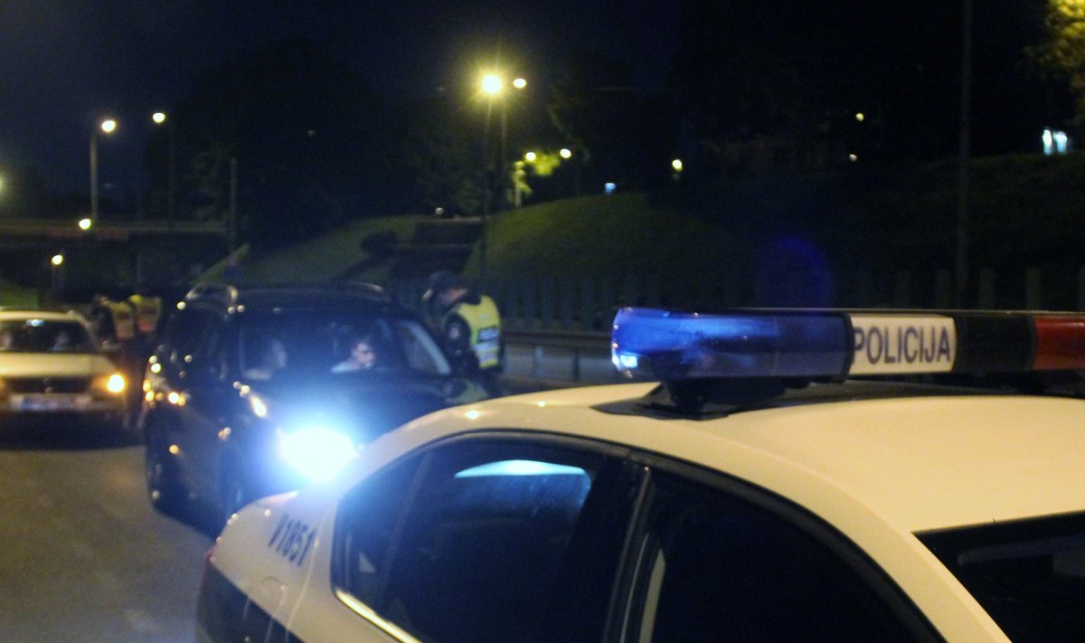 Naktinis reidas Vilniuje, policija gainiojosi bėglį