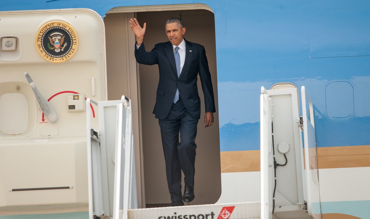 Barackas Obama skraido Air Force One