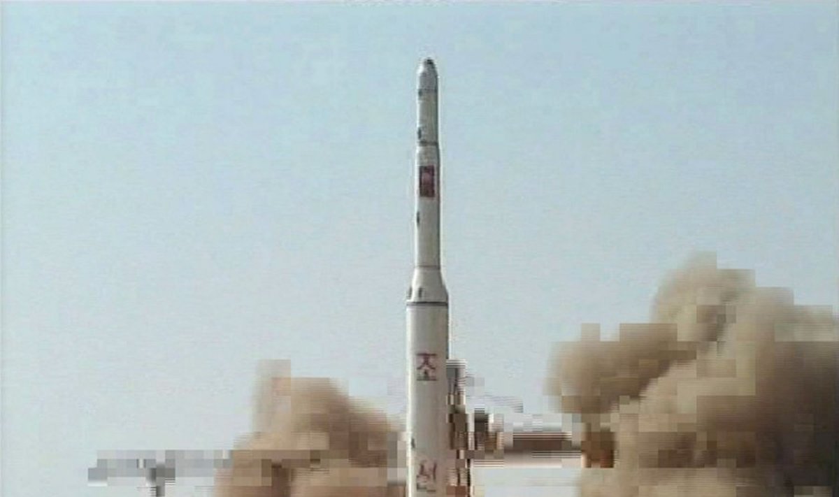 Šiaurės Korėjos raketa su palydovu